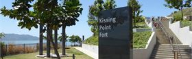 Kissing Point, Forts Lawn